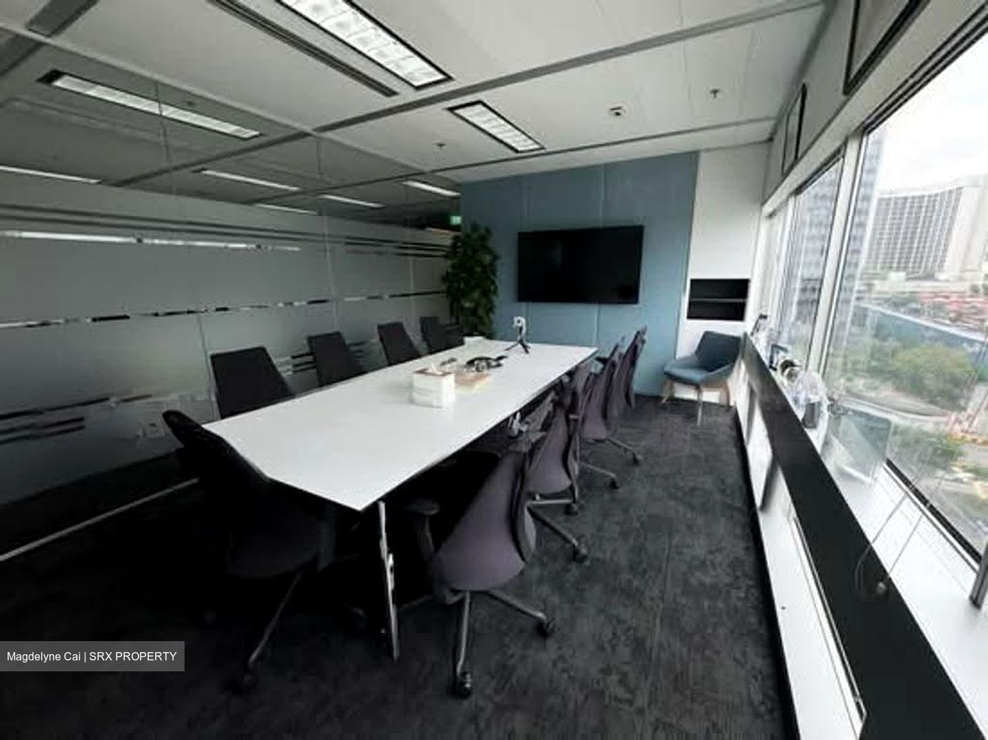 Gateway East (D7), Office #639835931
